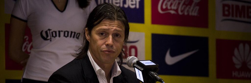 Matías Almeyda como entrenador del Guadalajara.