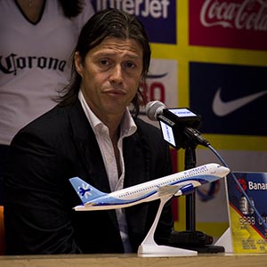 Matías Almeyda como entrenador del Guadalajara.